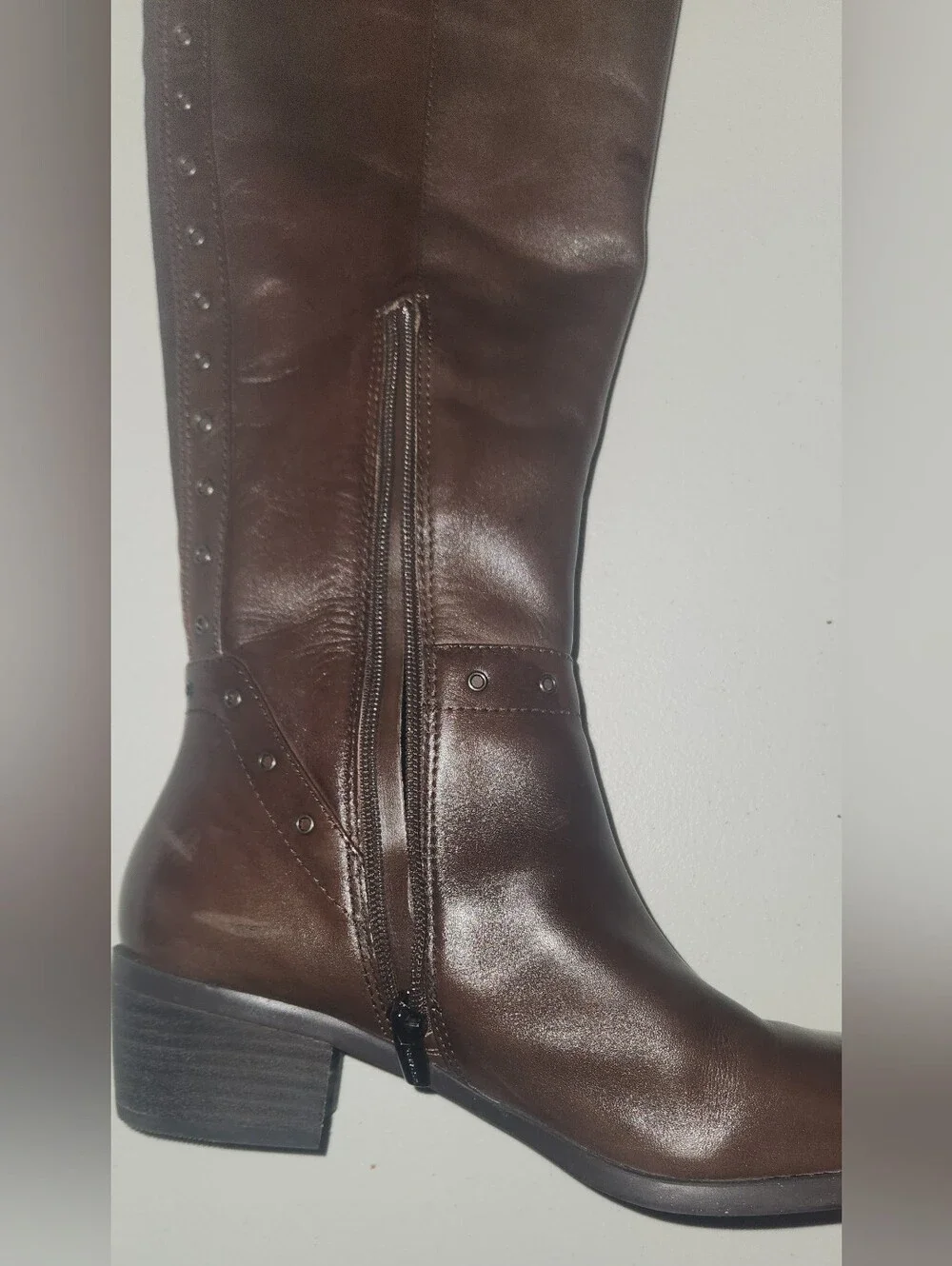 Vince Camuto Bestan Two Stone Antique OTK Leather Boots Size 7.5